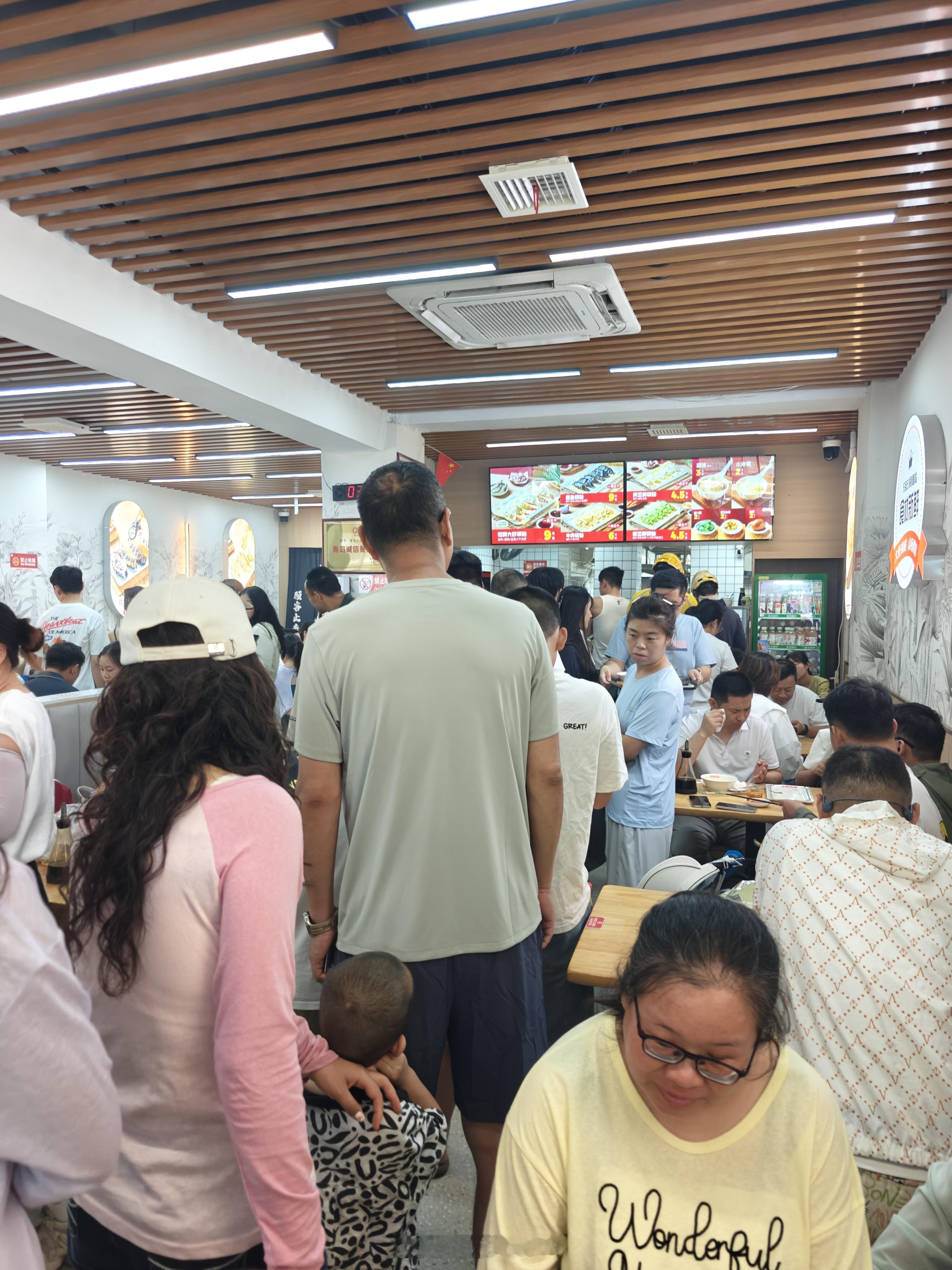 我错了，我再也不在旅游旺季来吃老方子了，直接被游客占领了。 