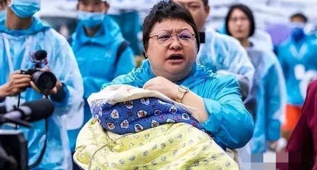6年了，没人给韩红道歉？2020年被实名举报贪污上亿，真相让人泪目
 
贪污上亿