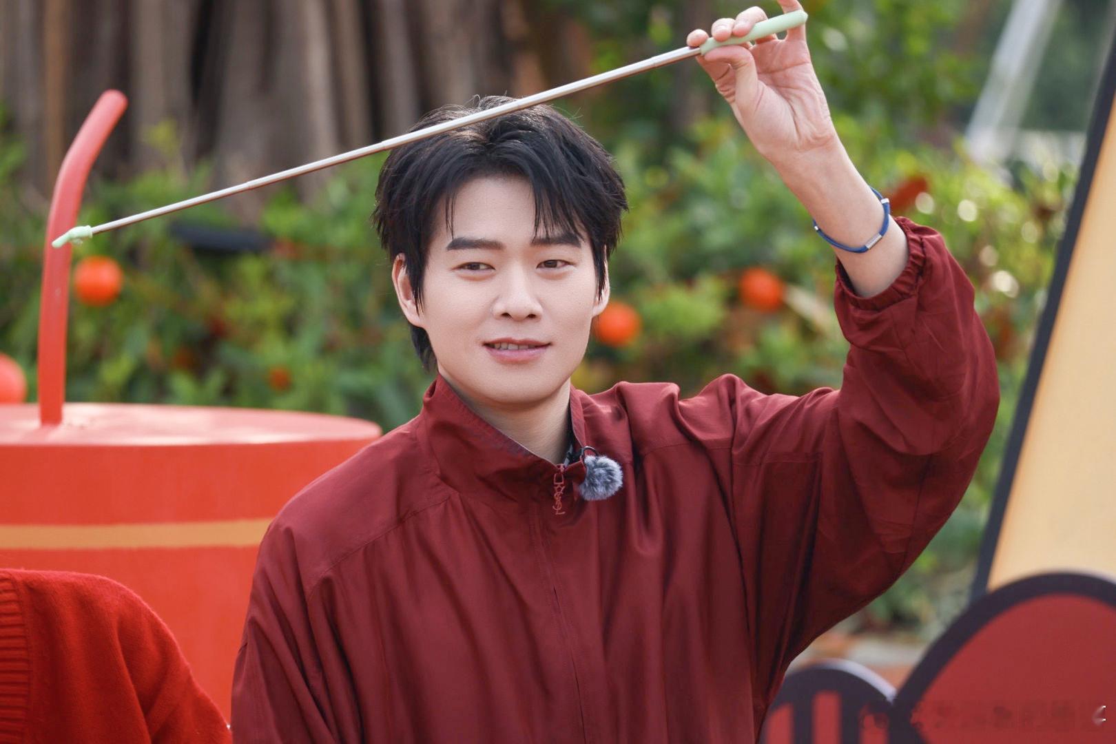 魏大勋我好像看见你扁桃体了毫无偶像包袱的大笑，扁桃体都成专属小彩蛋了～这毫无保留