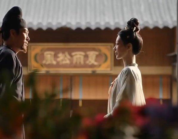 何惟芳更像是一种精神  何惟芳于剧中历经风雨，始终坚韧。她的精神鼓舞女性自强，勇