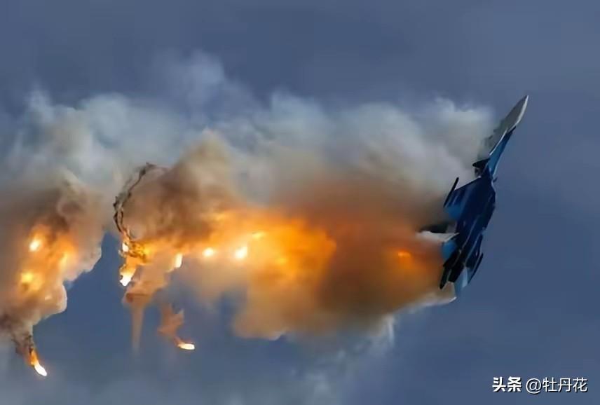 最坏情况发生，美军舰载机在沿海被击中，白宫意识到大国出手了！
当地时间3月25日