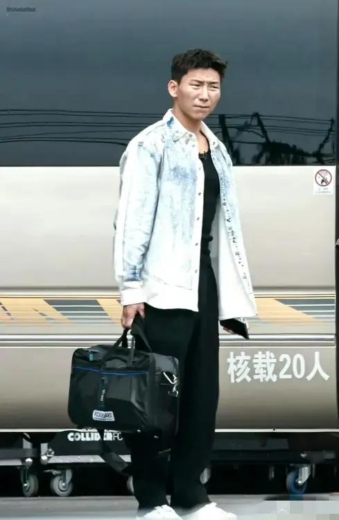 刑满释放的哥哥来参加披荆斩棘的哥哥了[捂脸]
气质这东西真是刻在骨子里了，建议查