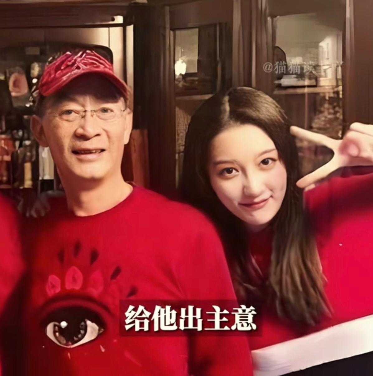 有一次，六小龄童和一美女逛街，没想到爆炸性新闻出来了，不明真相的吃瓜群众信以为真