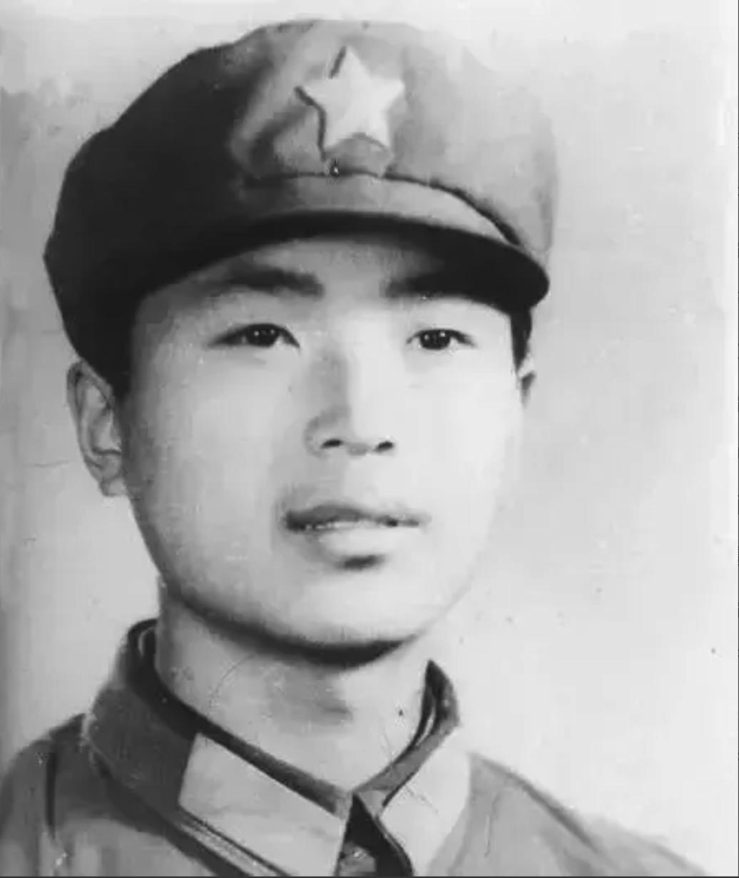 2019年，山东邹城，61岁的孙兆群，攥着顾天金的手。临终前，顾天金提特殊嘱托：