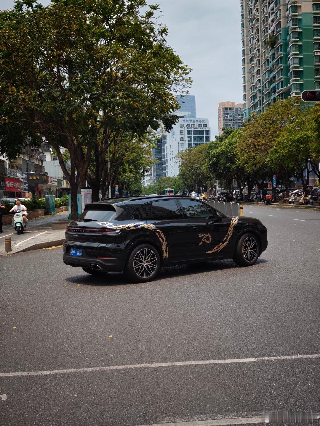 捷成保时捷70周年龙纹贴花卡宴（非官方出品，捷成贴的） 