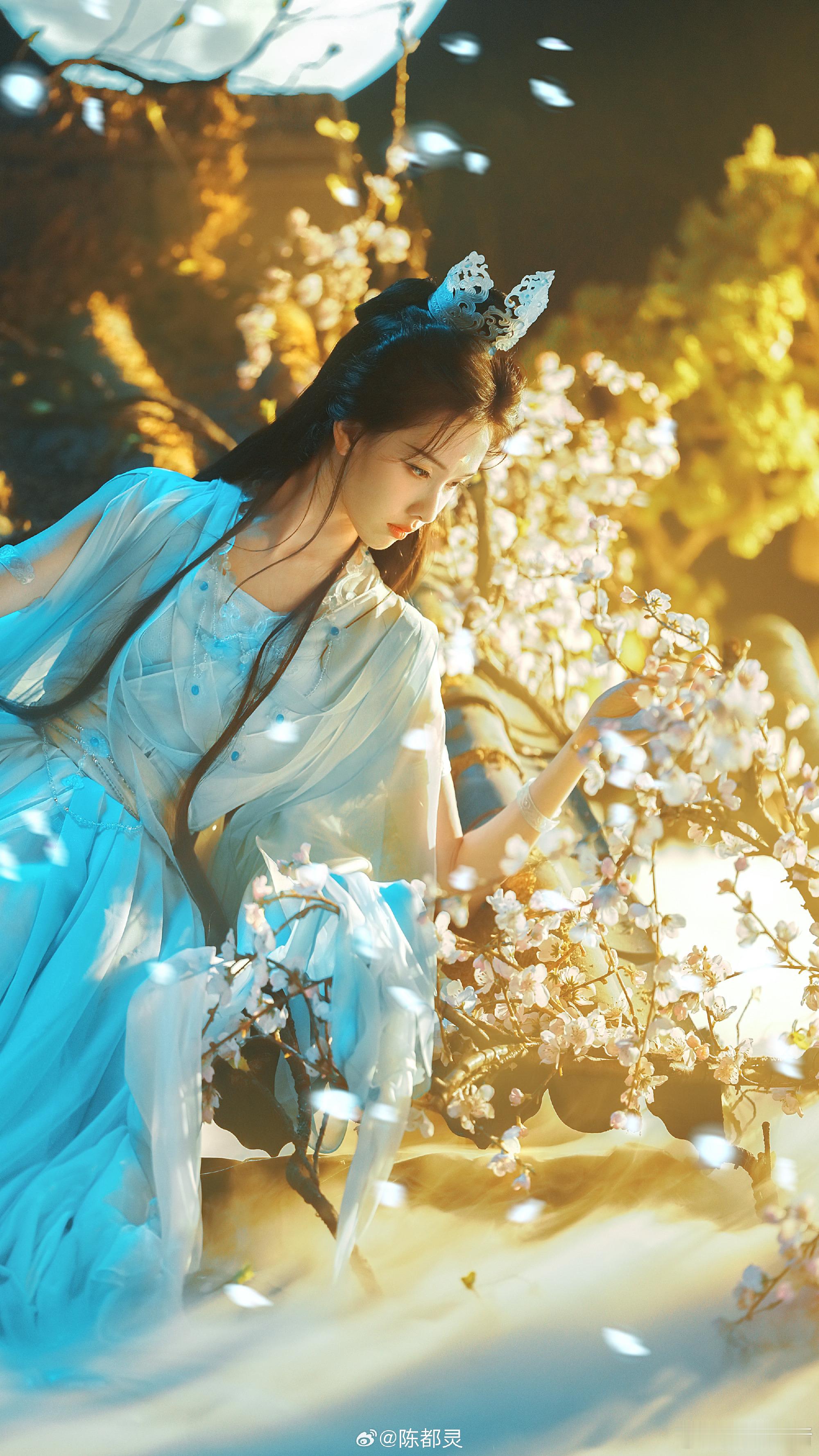 陈都灵微博最新营业！啊啊啊啊啊啊啊太美了完全神女嘟嘟！！😭 ​​​