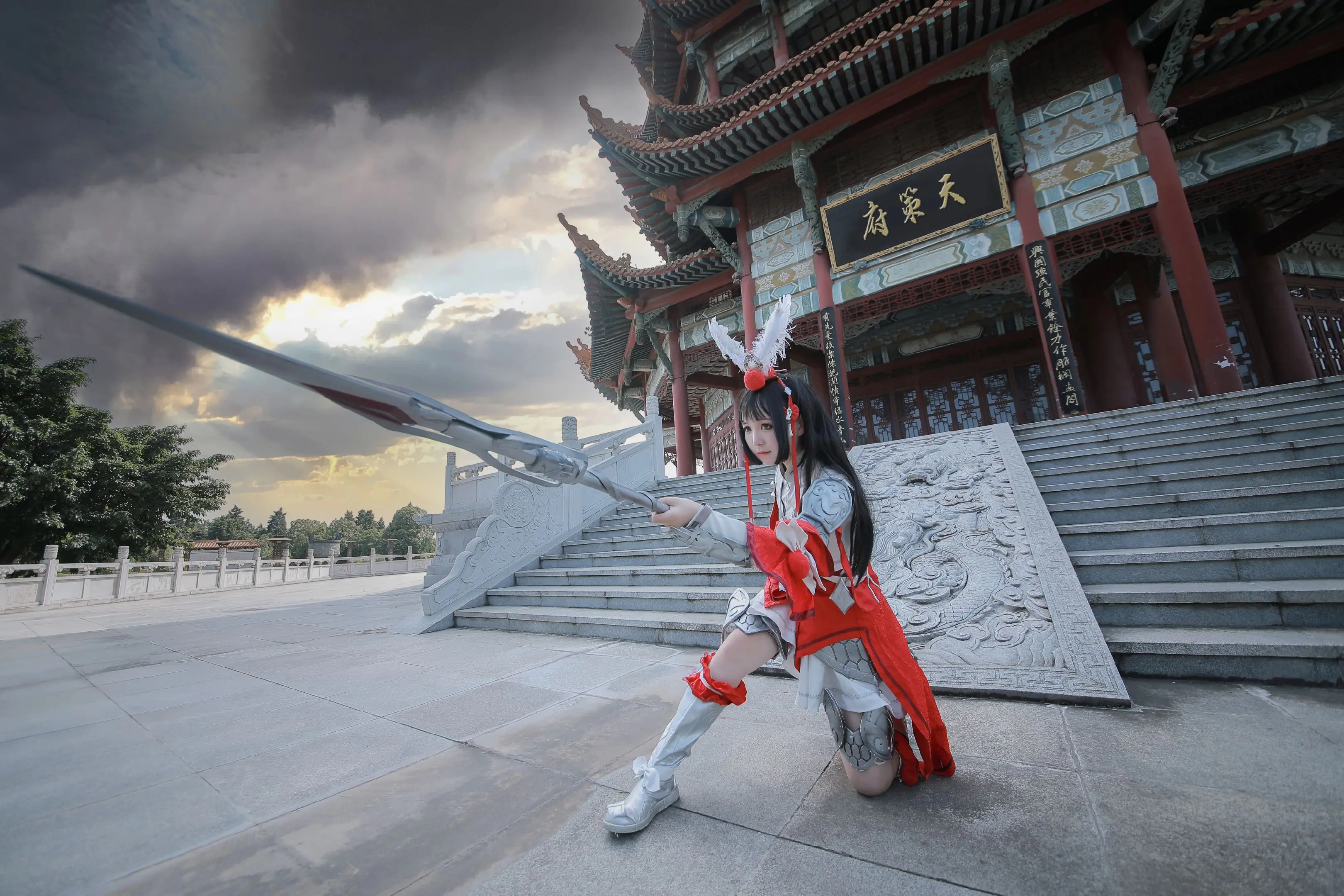 女将军の军萝萝，依旧七年前老片。