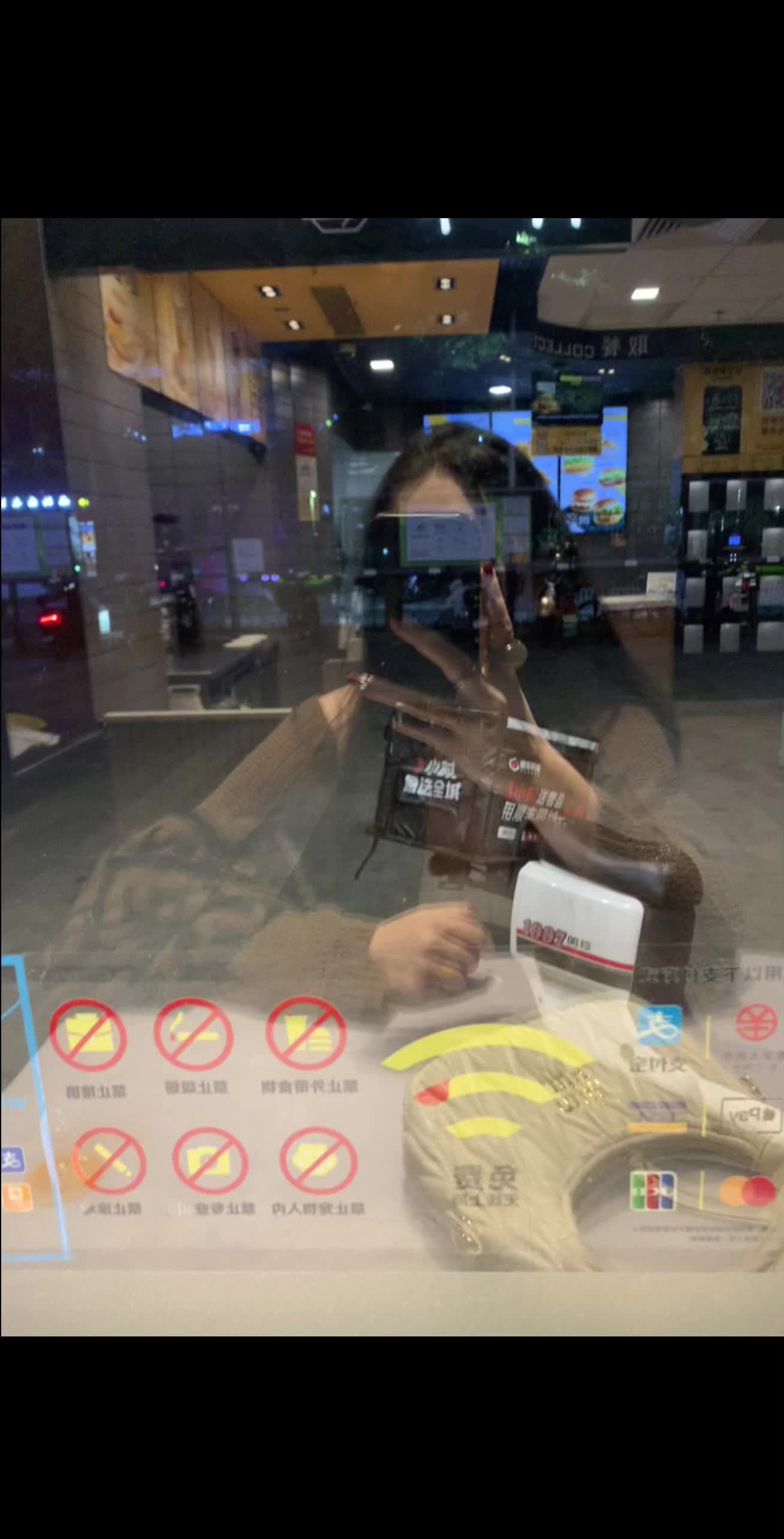 妈妈说变身八爪鱼 就可以一次性扇别人8个嘴巴子是真的吗？