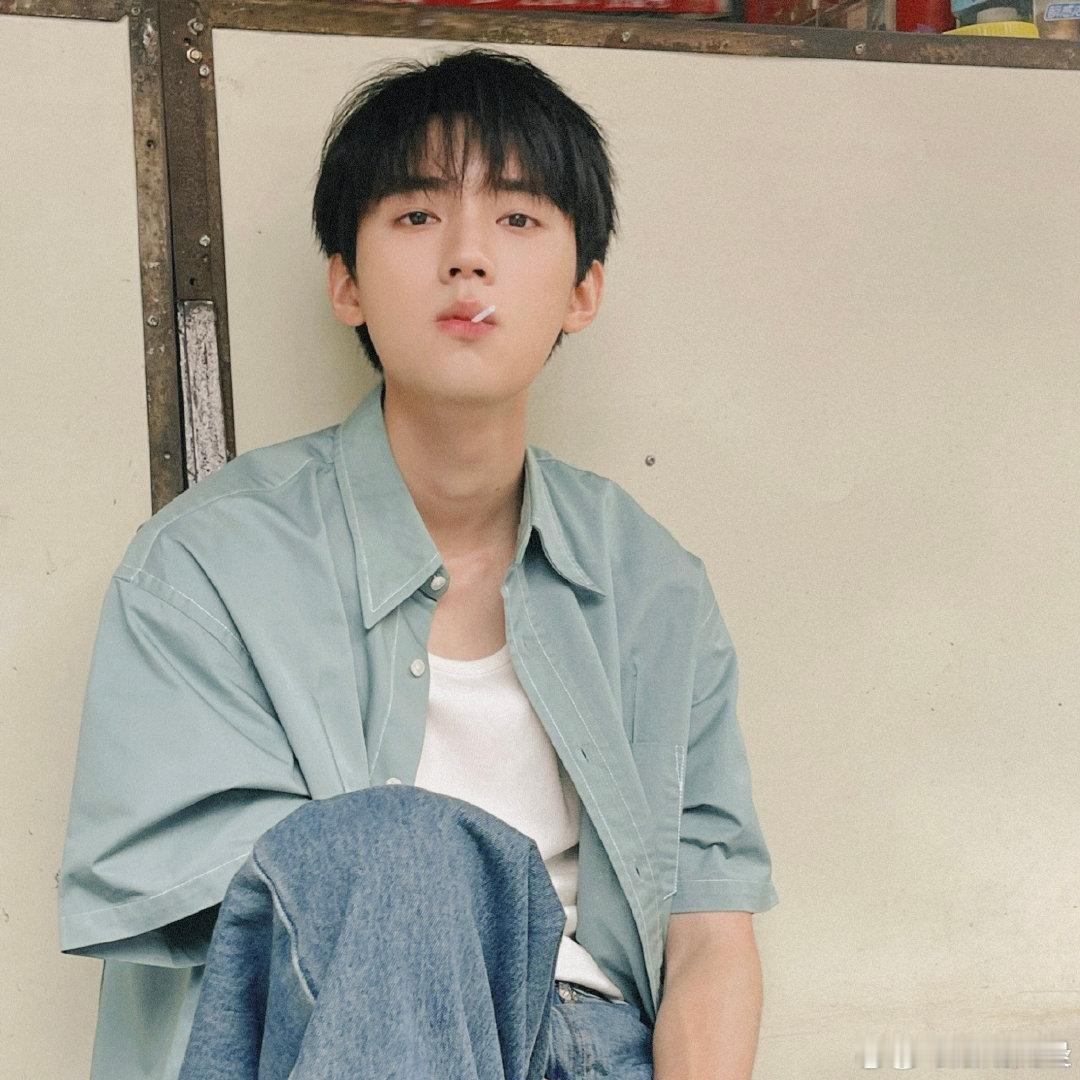 #周翊然包上恩亲自喂糖# 通过这样的剧情和画面，直接拿捏住我们大家了，让我们心动