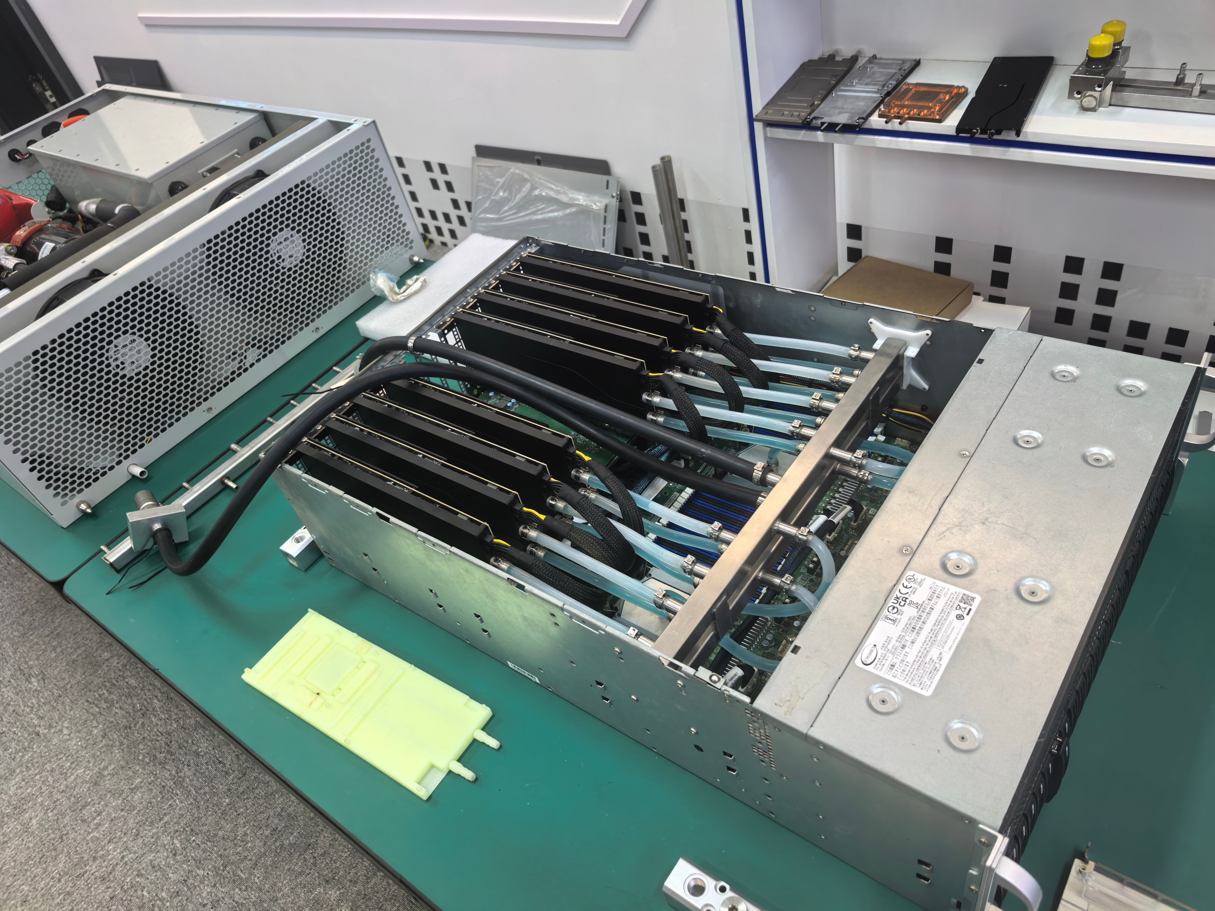 八卡分体水工作站，八个RTXPRO6000 96G以后会更多去接触AI硬件了 