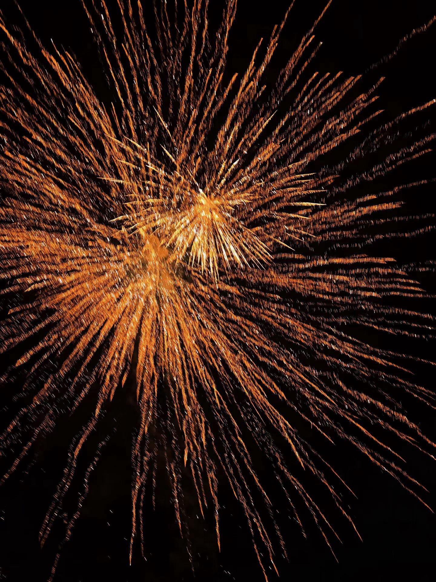 一天崩溃八百次 发现无人在意 又他吗自己好了