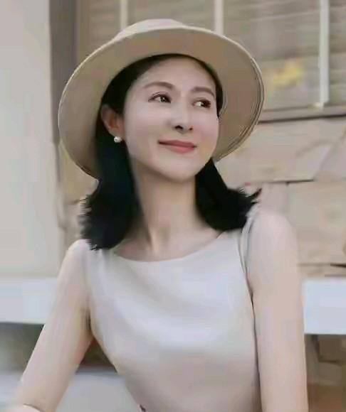 女人的确是需要陪伴的，又有那个女人心甘情愿单独过日子？
女人口中的单独过难道不好