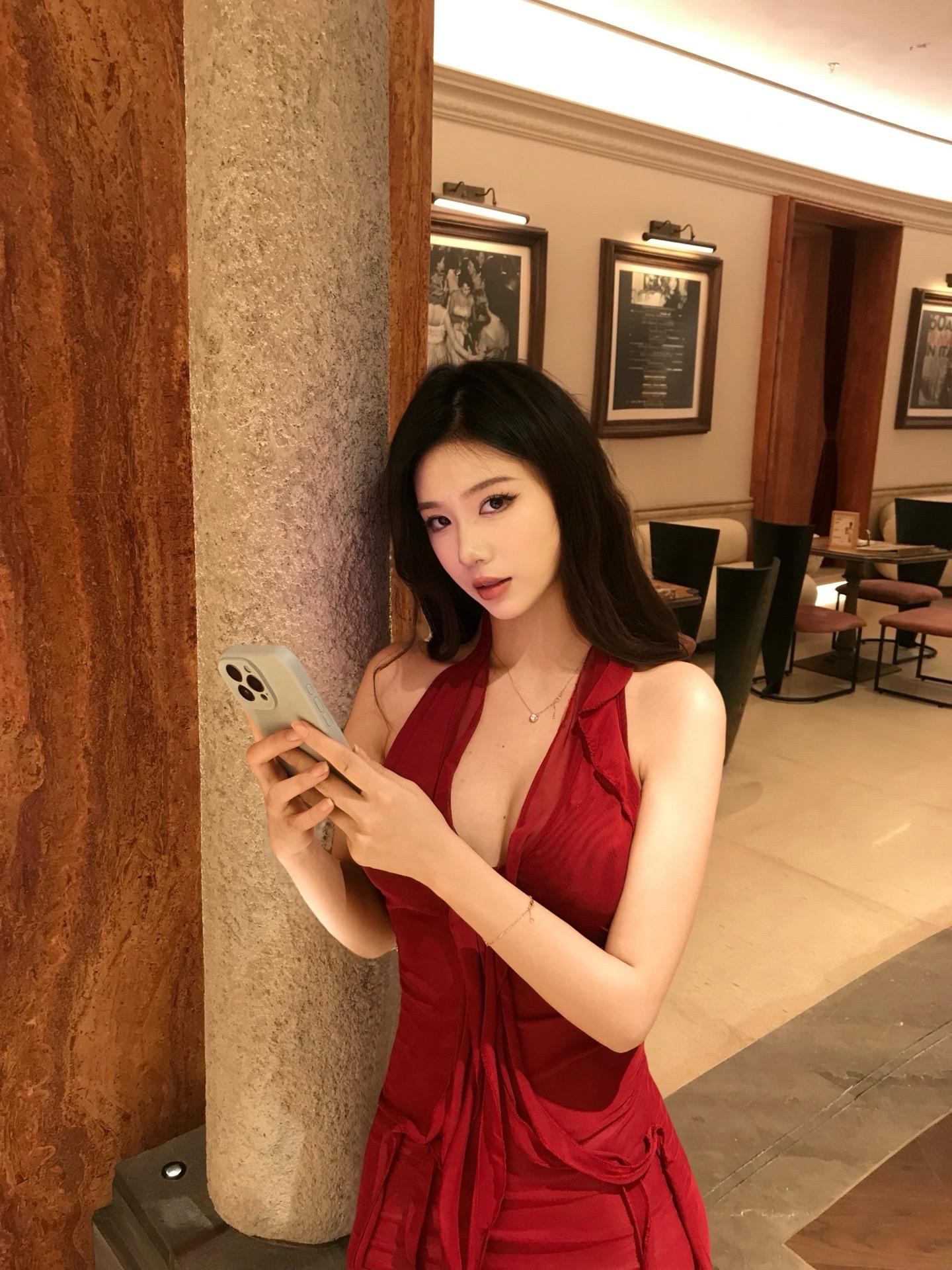 本命红色。