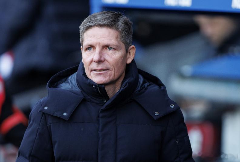 维拉旧将希策尔斯佩格接受了媒体的采访，谈到了水晶宫主帅格拉斯纳是否适合曼联的话题