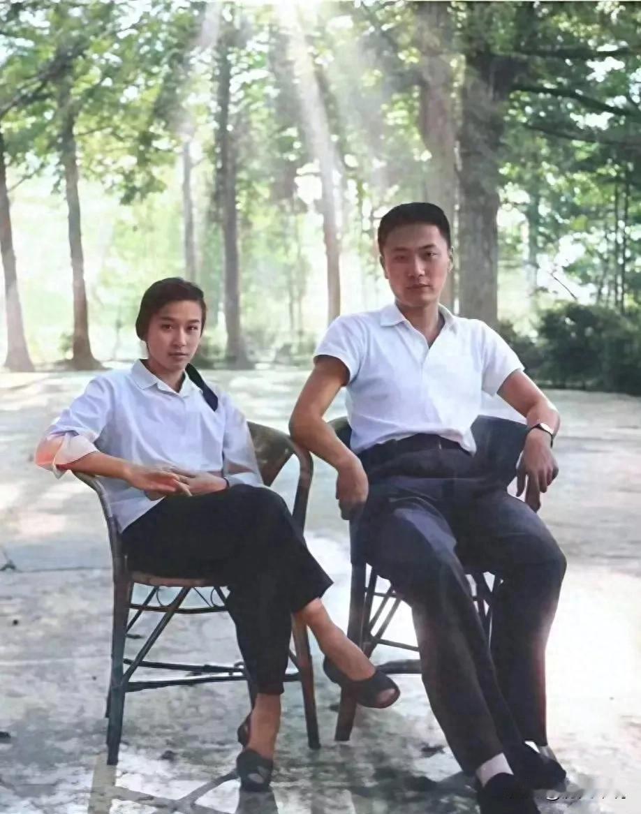 陈粟将门红色良缘：陈小鲁粟惠宁，风雨相守方见真心
 
阅读此文前，诚邀您点击一下