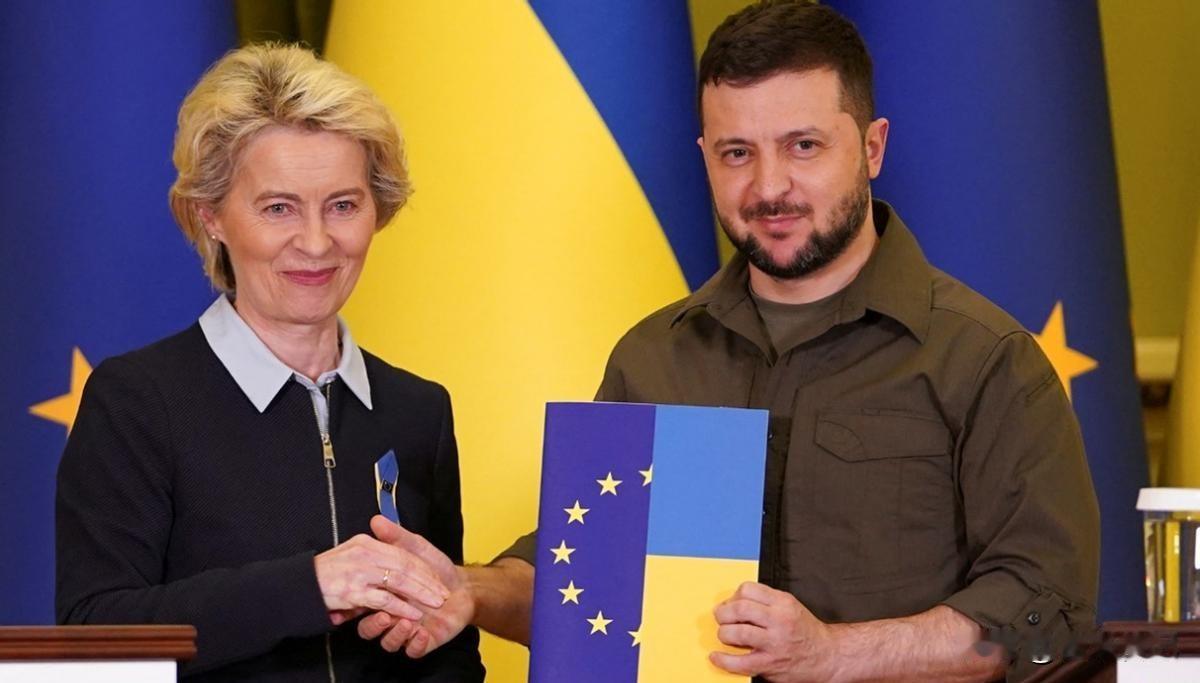 美国逼欧洲听话，欧洲两边挨骂，中德悄悄拉手？。
默克尔突然打破沉默谈美欧关系，这