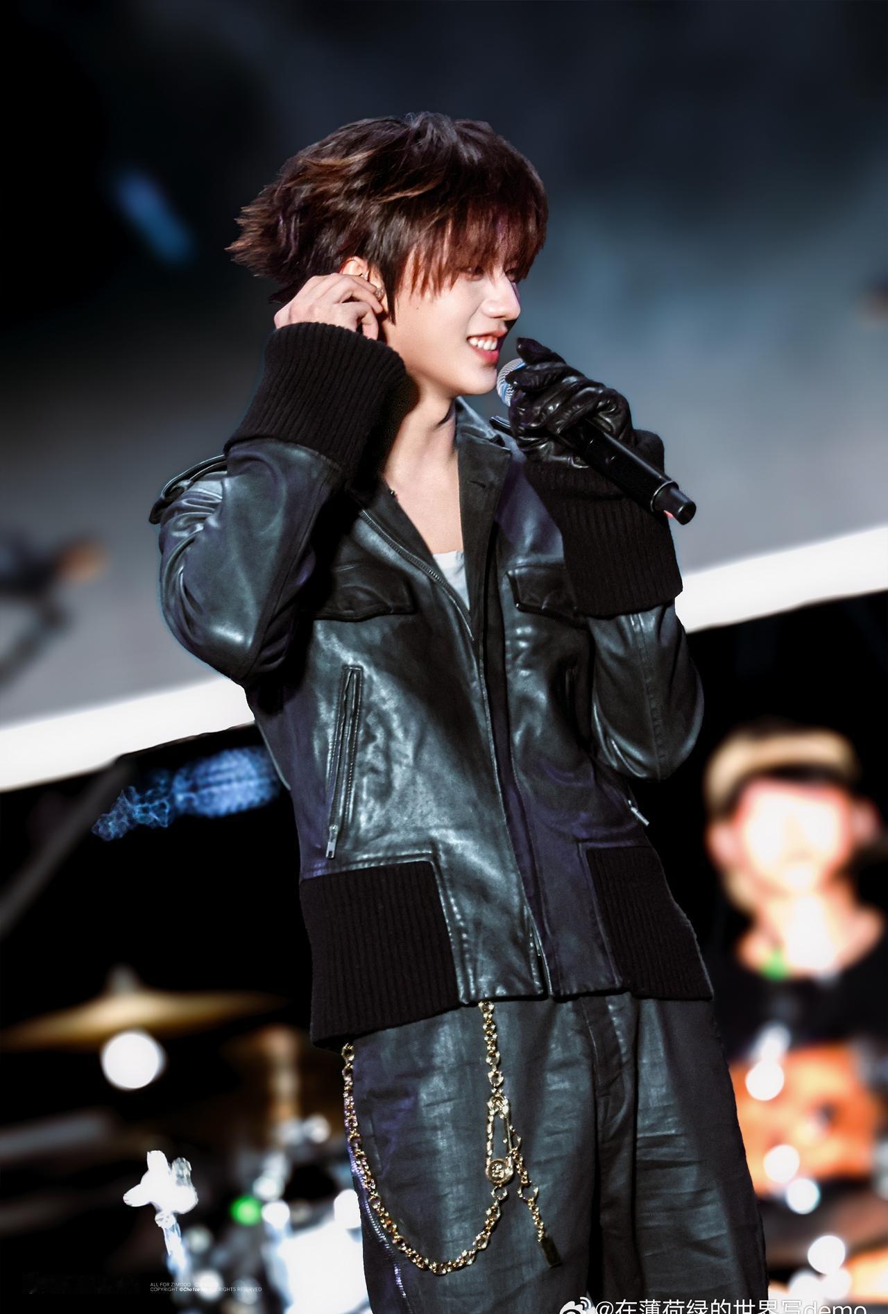 张子墨超话我真哭了T﹏T滋滋墨就这样好，谁再说张子墨不宠粉试试呢，我真要爱一辈子