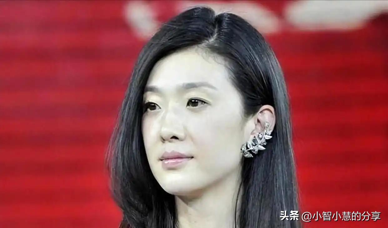倪景阳的身材在女明星里面算特别优秀的，不仅身材完美颜值更是无可挑剔，可她嫁给了矮