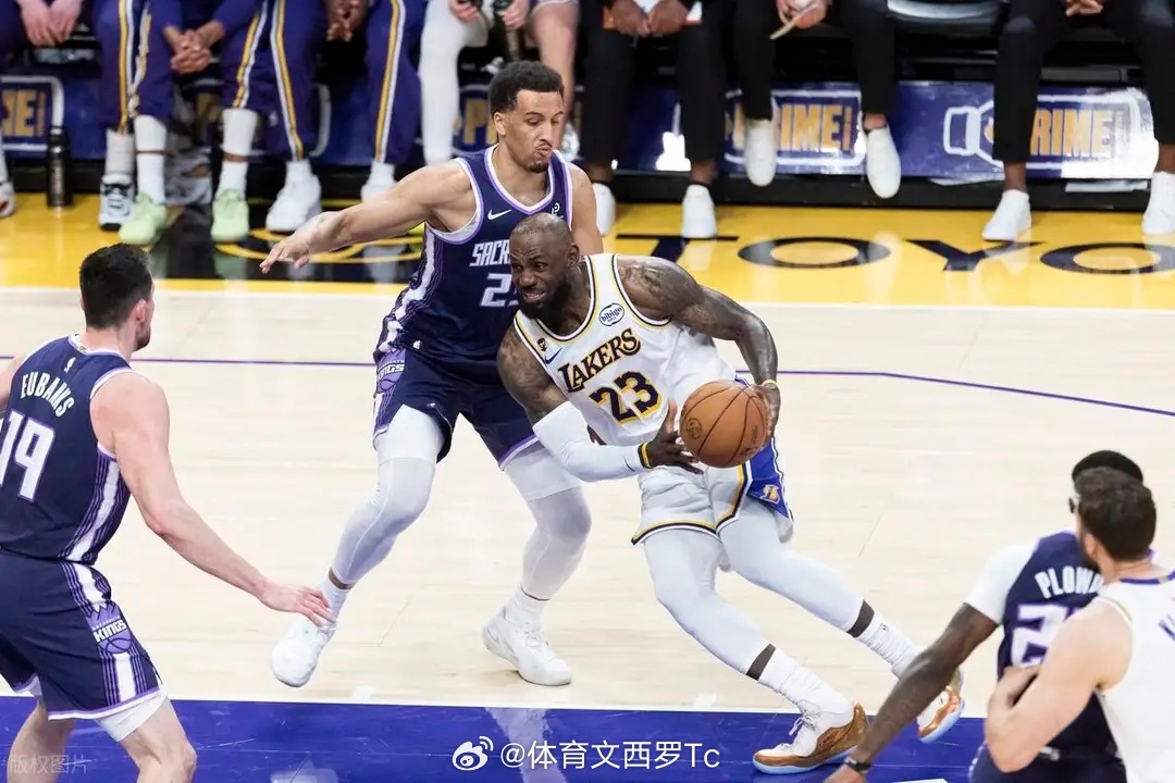 NBA 又创历史！詹姆斯迎湖人生涯助攻里程碑 东契奇28+5+9 湖人大胜国王湖