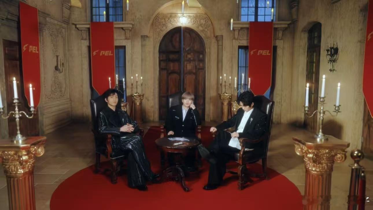 谁能拒绝PEL选手西装 哥几个配西装好帅和平精英职业联赛