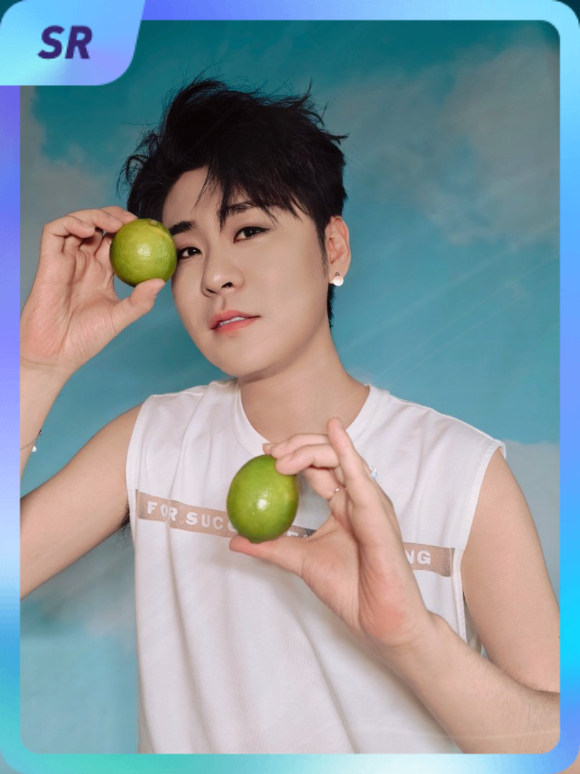 张云雷 集卡互助ing~送你一张“夏日限定超话小卡”SR卡“夏日限定”~速速来抢