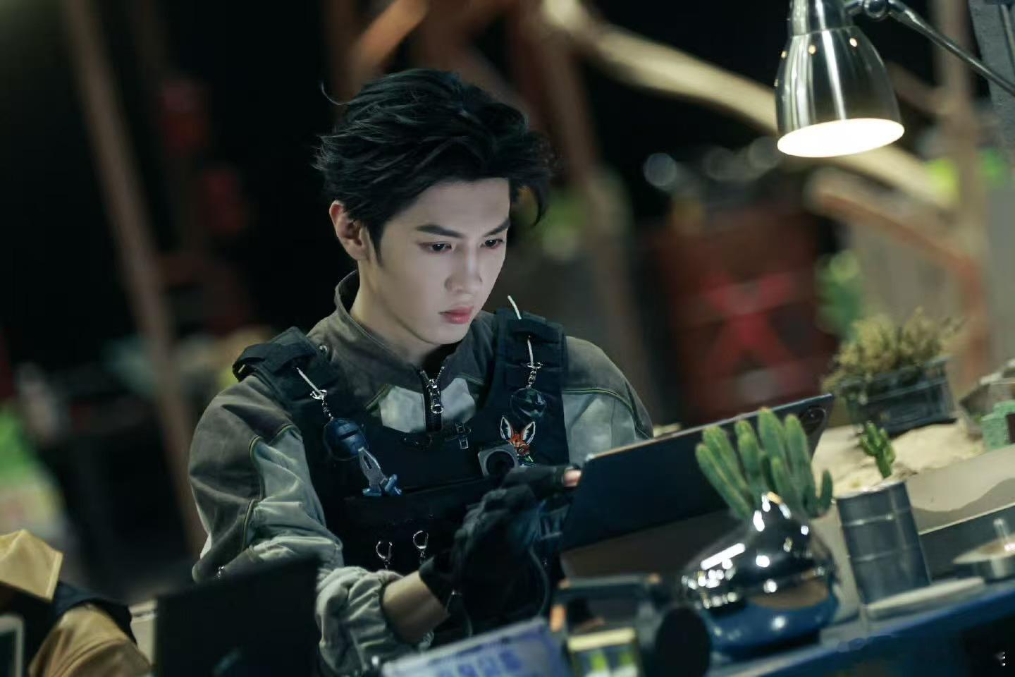 陈哲远特工look陈哲远特工造型陈哲远特工造型，好帅呀，