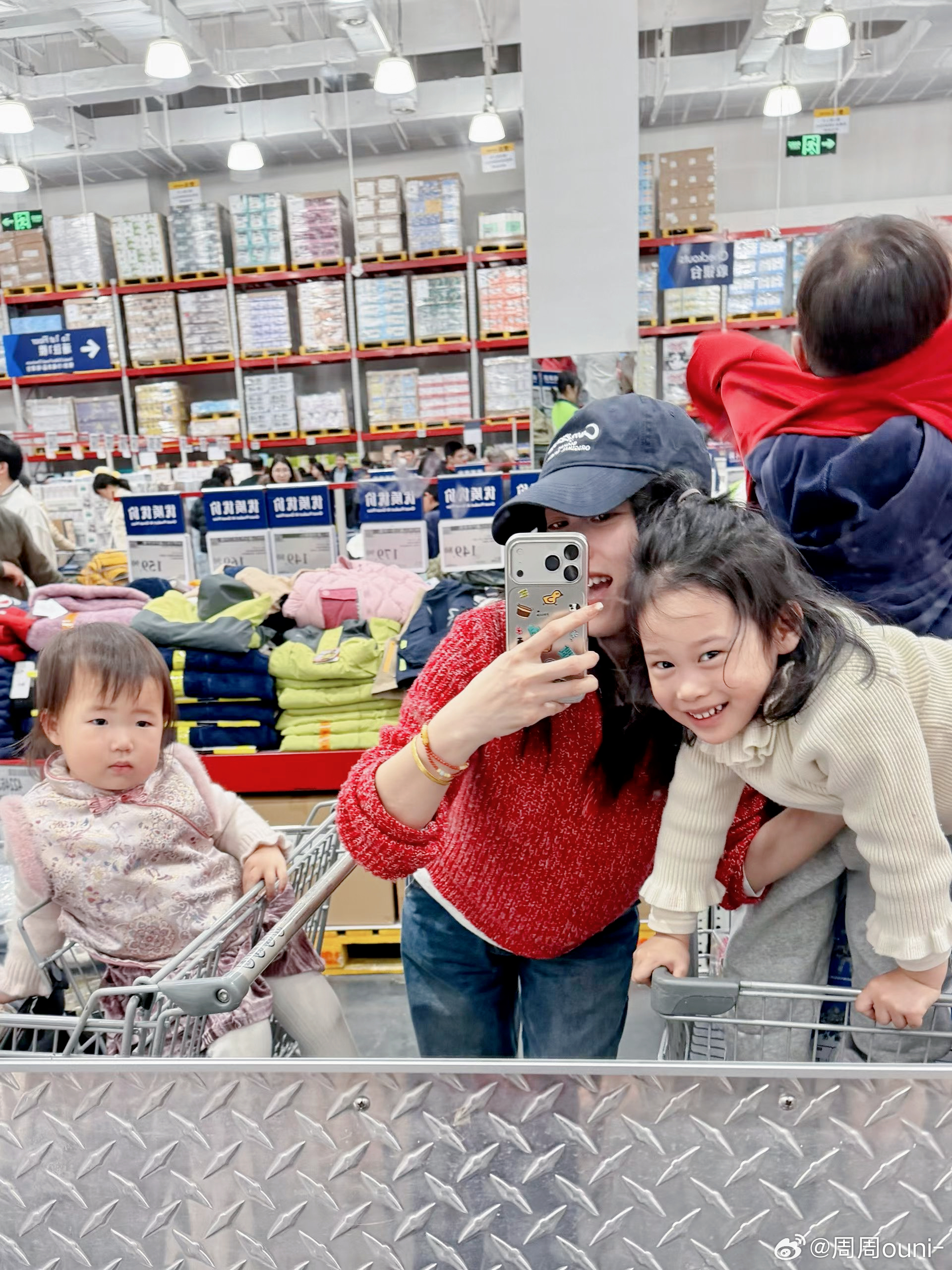 🏮 这个除夕，都被小确幸填满——邻居送的美丽花花、宝宝桌前的爱心咖啡、夜里两个