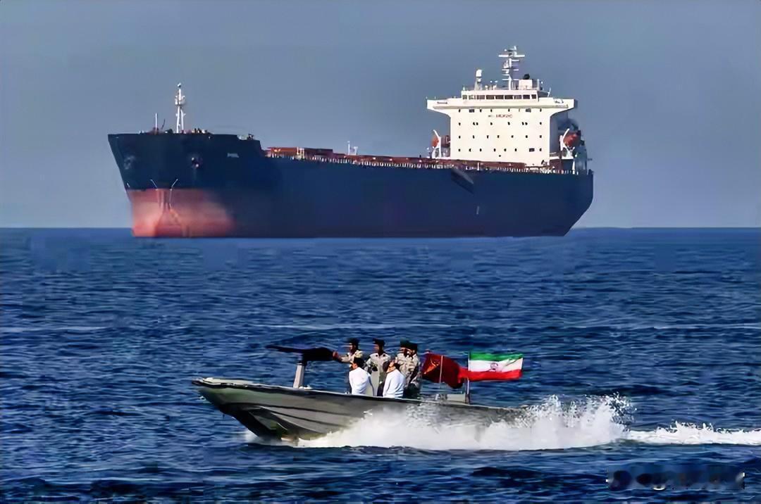 关于伊朗交出浓缩铀的说法，目前尚未达成任何有效协议，美伊未签署任何关于交出浓缩铀