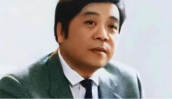 “赵忠祥瞒着妻子与我发生关系多年，并有特殊癖好，令我身心受到严重伤害！”2004