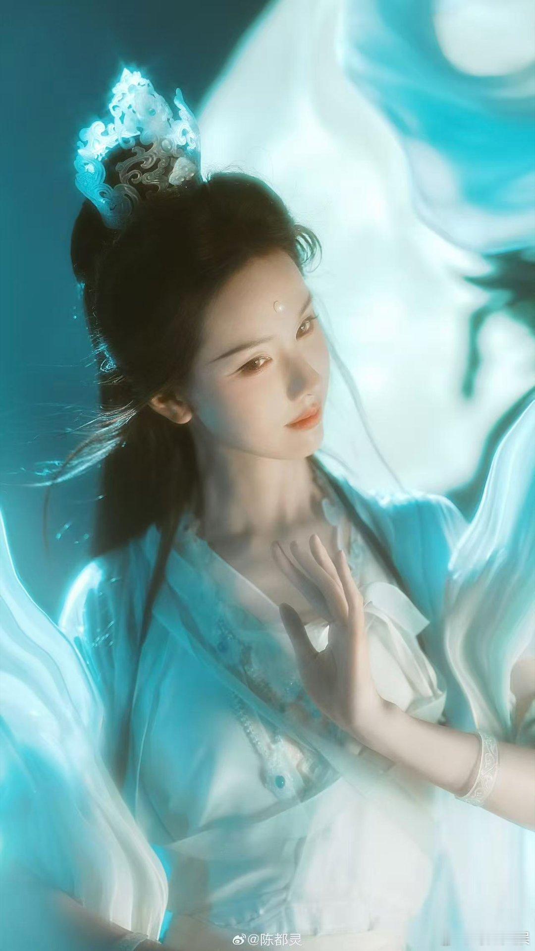 陈都灵月神下凡陈都灵神女塑陈都灵神女塑，绝美，可以 ​​​