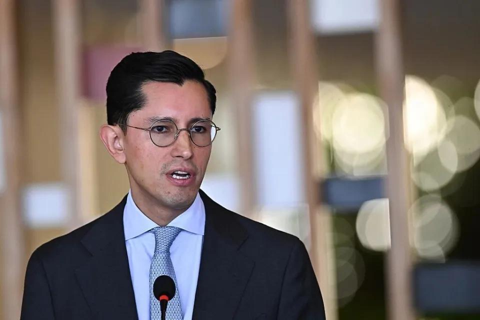 墨西哥访华搬救兵，只有中国能帮他治住特朗普。中国外交部9月3日宣布墨西哥外长贝拉