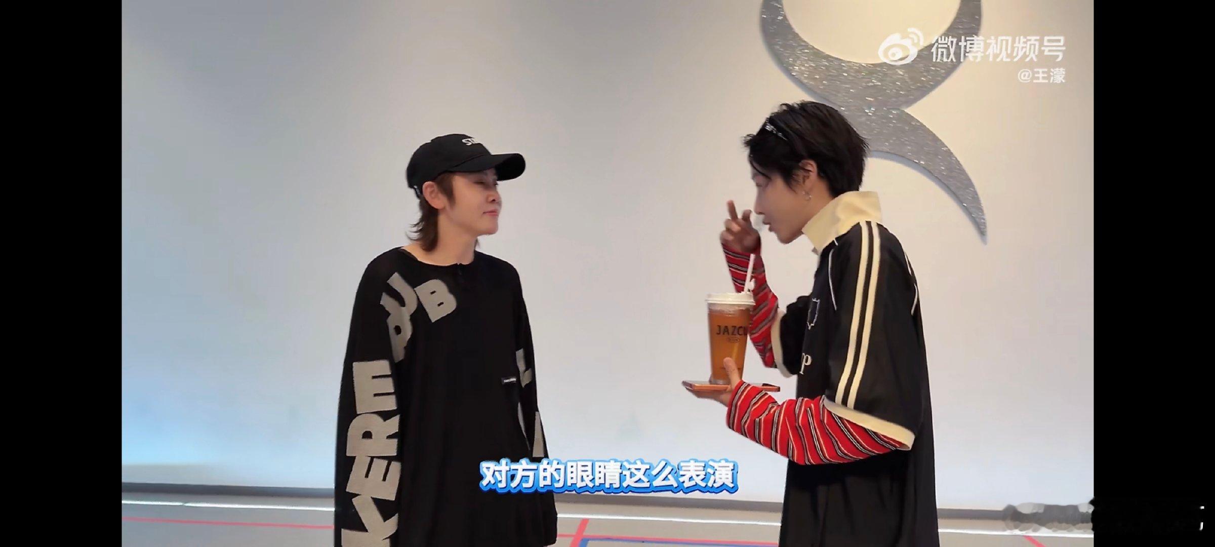 全网等王濛给刘雨昕交作业浪姐三公压力最大的是刘雨昕谁都很好奇王濛潜心准备的舞蹈会
