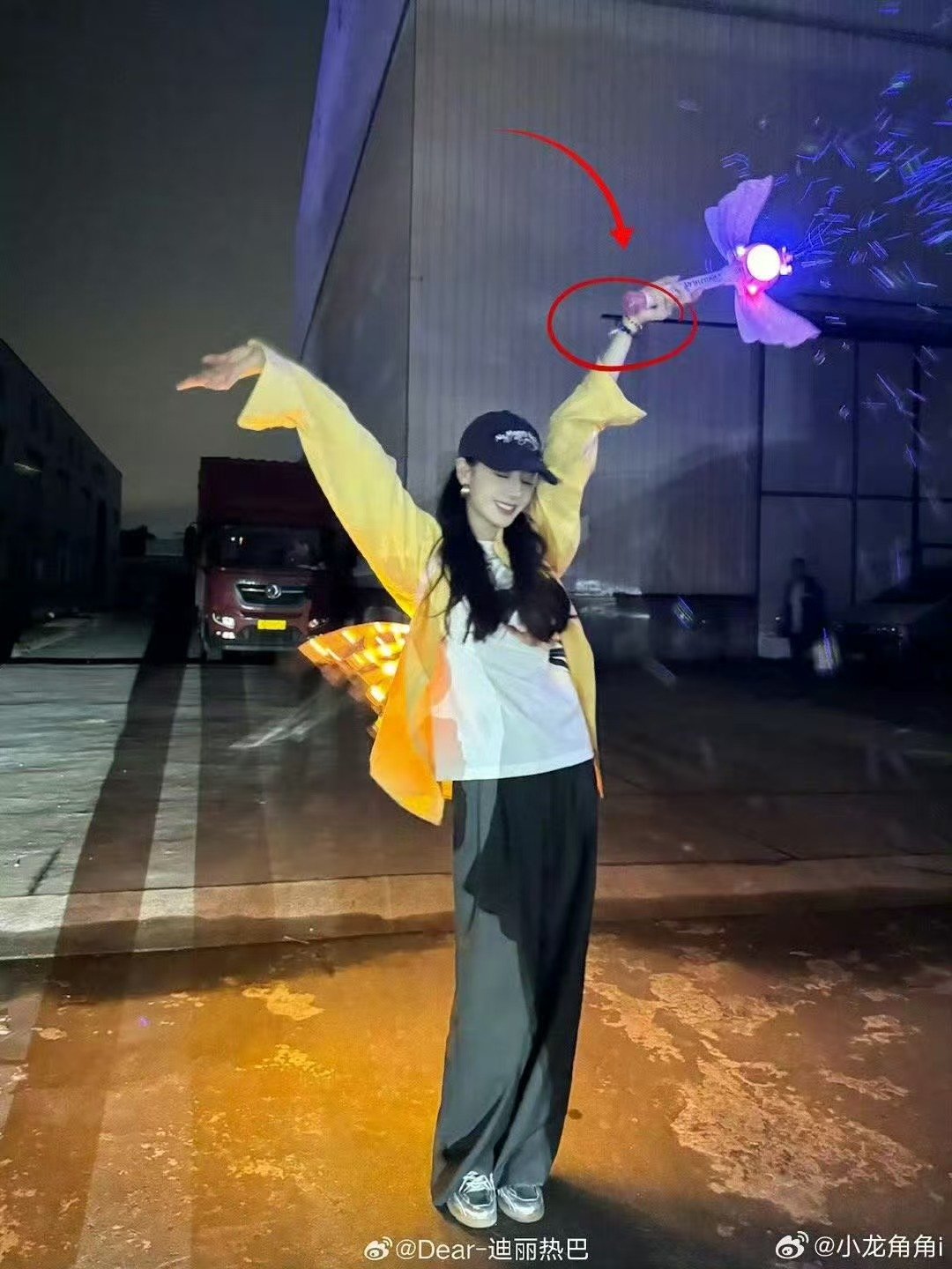 迪丽热巴手链24年就在带迪丽热巴手链24年就带了 独美吧！ 