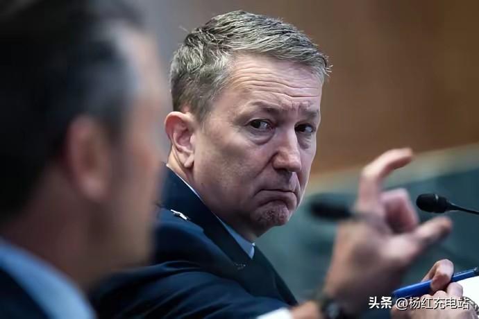 罕见内讧！美军最高将领紧急劝特朗普收手：再打伊朗，美国将坠入无底深渊
 
美伊对