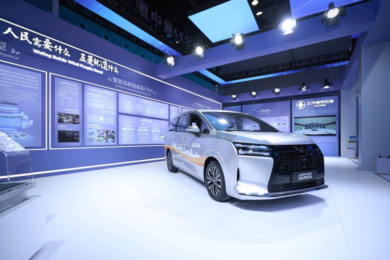 一款车年销超20万台，是一种什么感受？
 
五菱：不好意思，我有两款。在近日公布