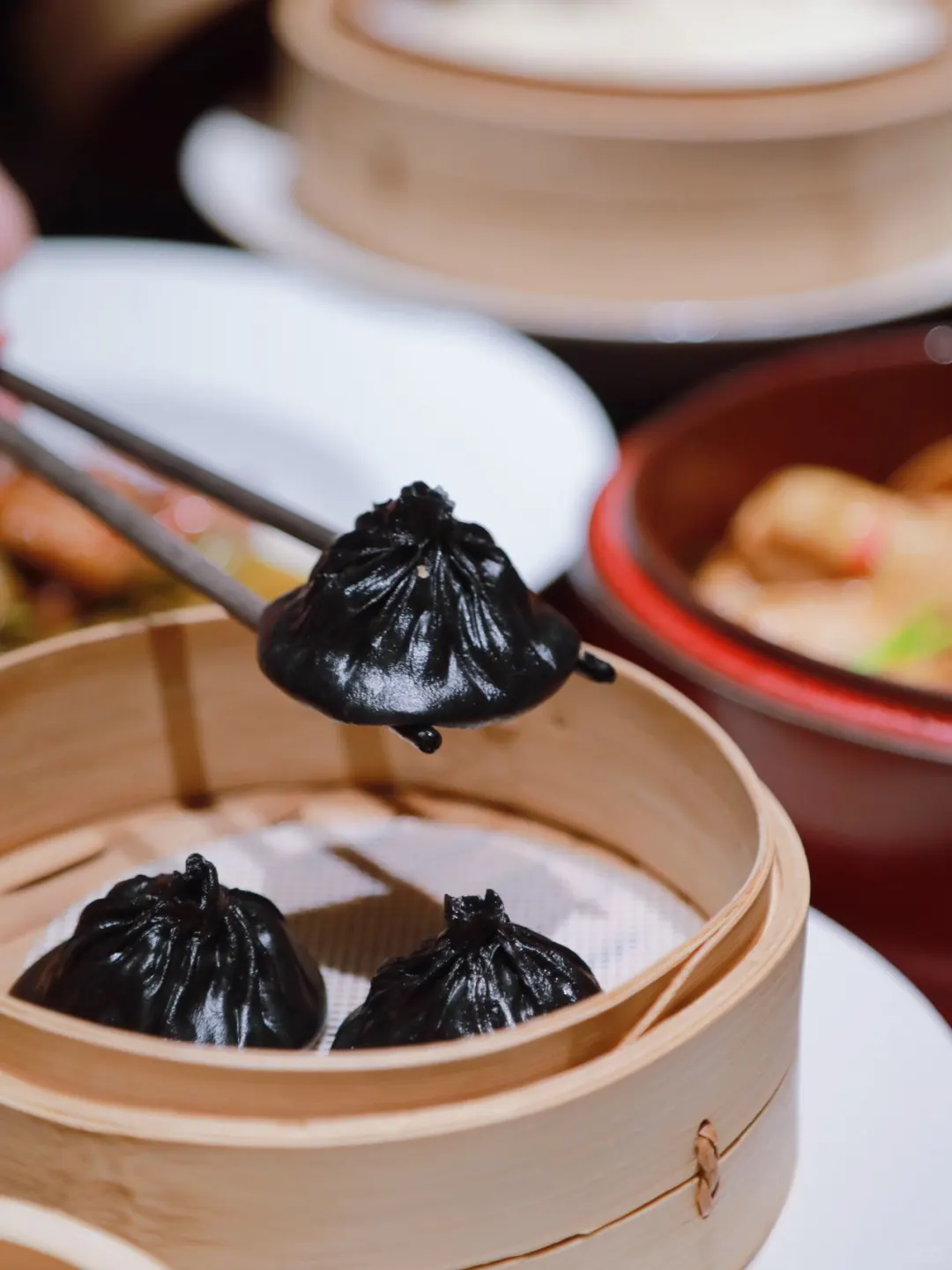 请我来这吃饭的弟弟月薪3000你们敢信？