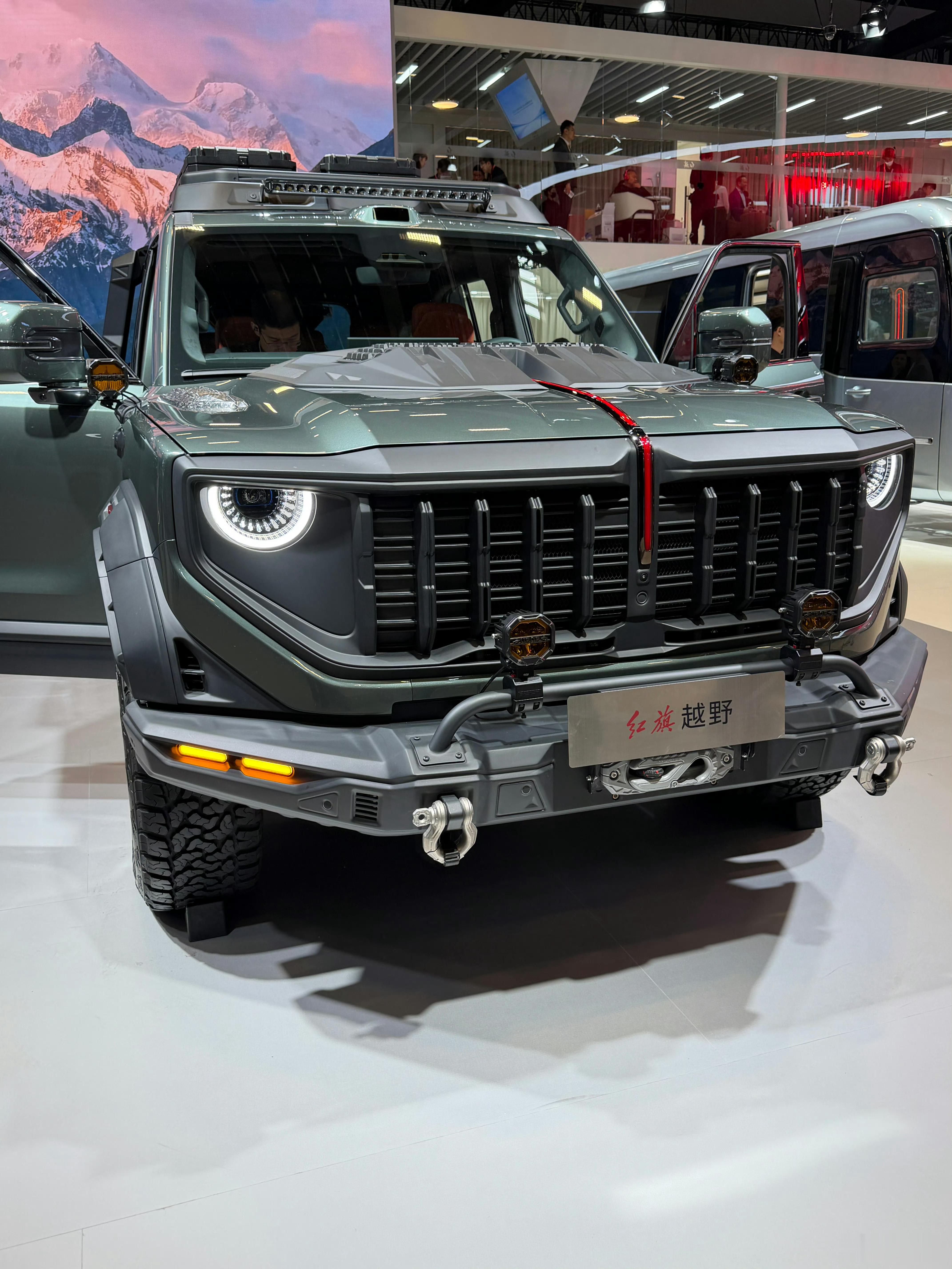 2026北京车展 红旗越野，外观设计粗犷大气，量产版的设计与此前的概念车基本一致