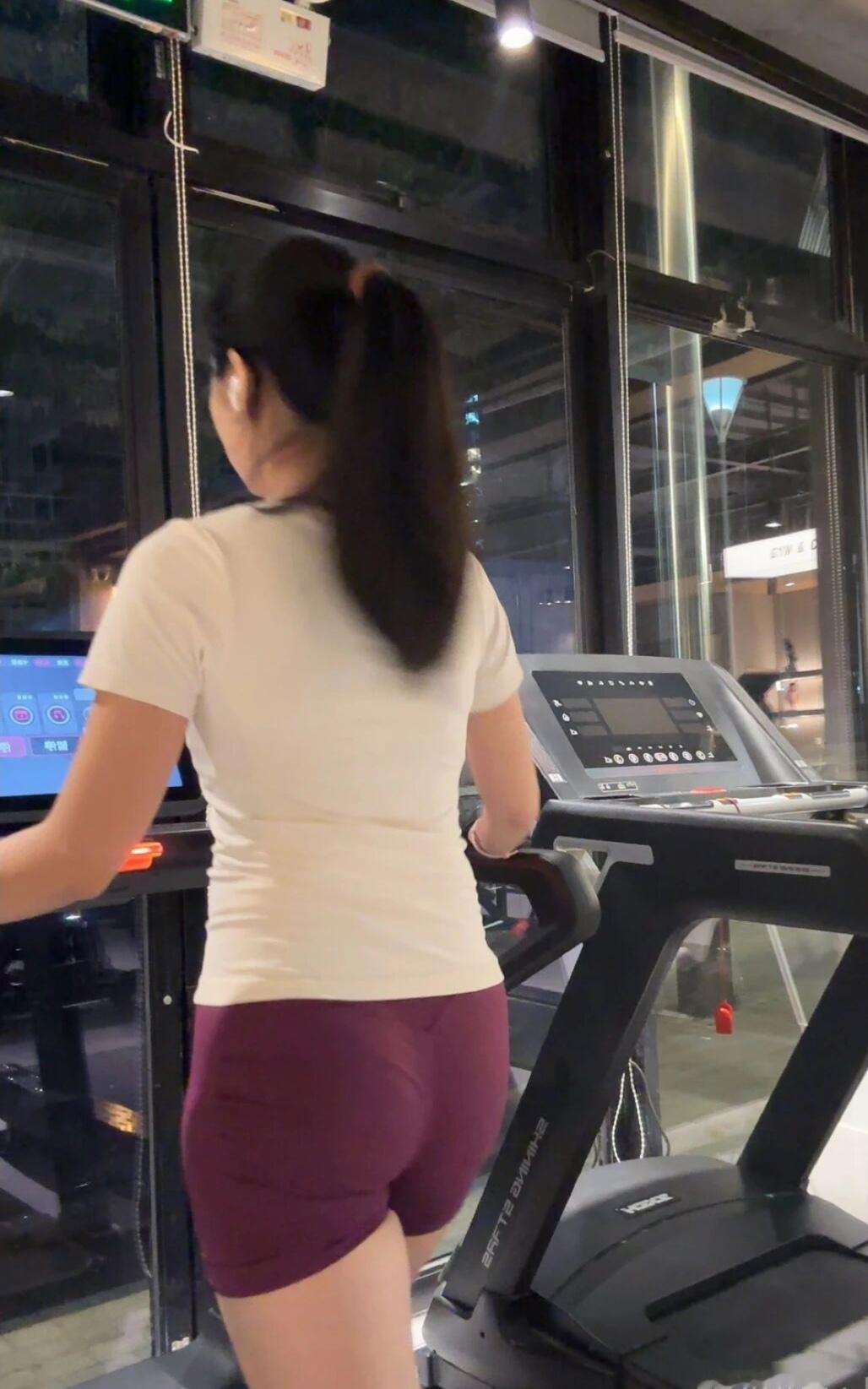东北女人颜值高还是有一定原因的

东北地区属于比较寒冷地带，一年有大半部分时间封