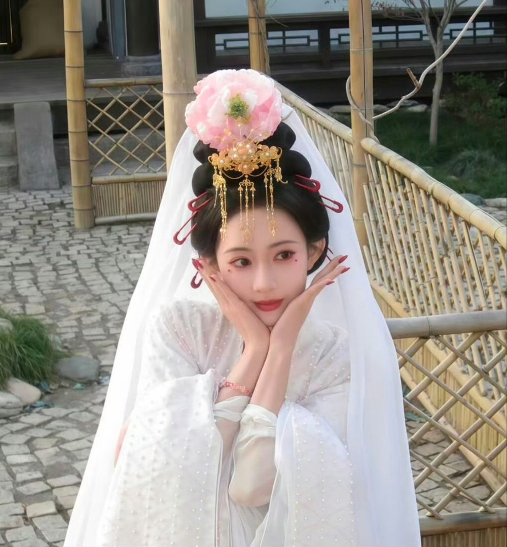 孟子义内娱牛马标杆 看孟子义的行程，感觉她不是在拍戏，就是在去拍戏的路上。高强度