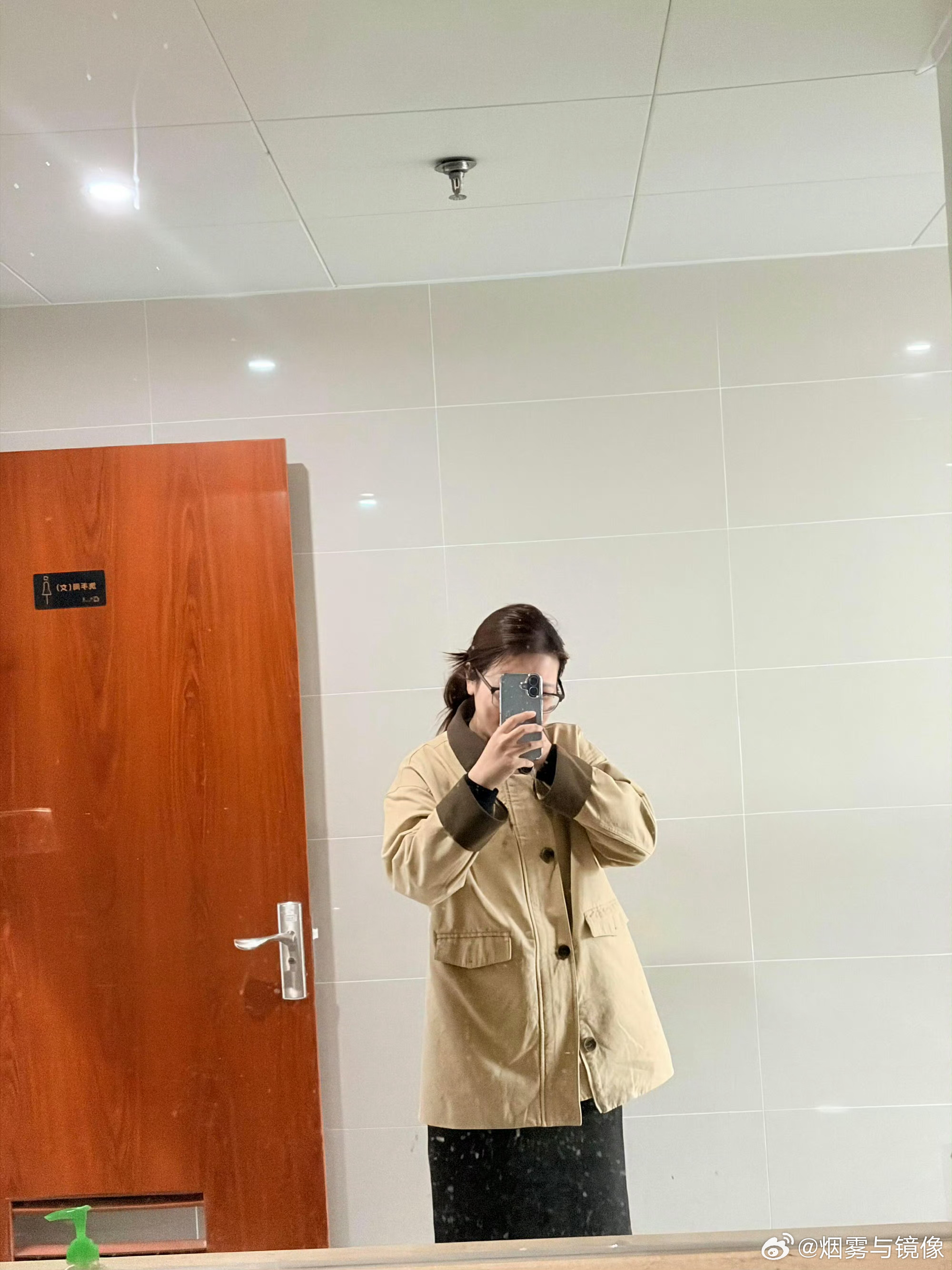 穿上春装被误认为是保洁别人穿春装：温柔小姐姐。我穿春装：您好，需要打扫吗？