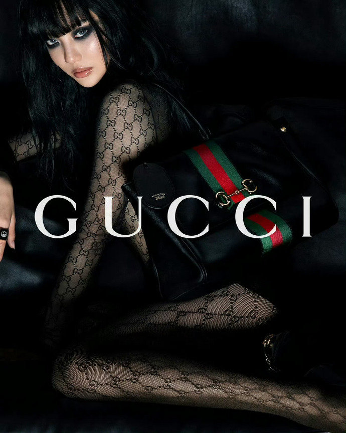 【明星】宁艺卓出镜 GUCCI Paparazzo 全新手袋大片，大片由Mert