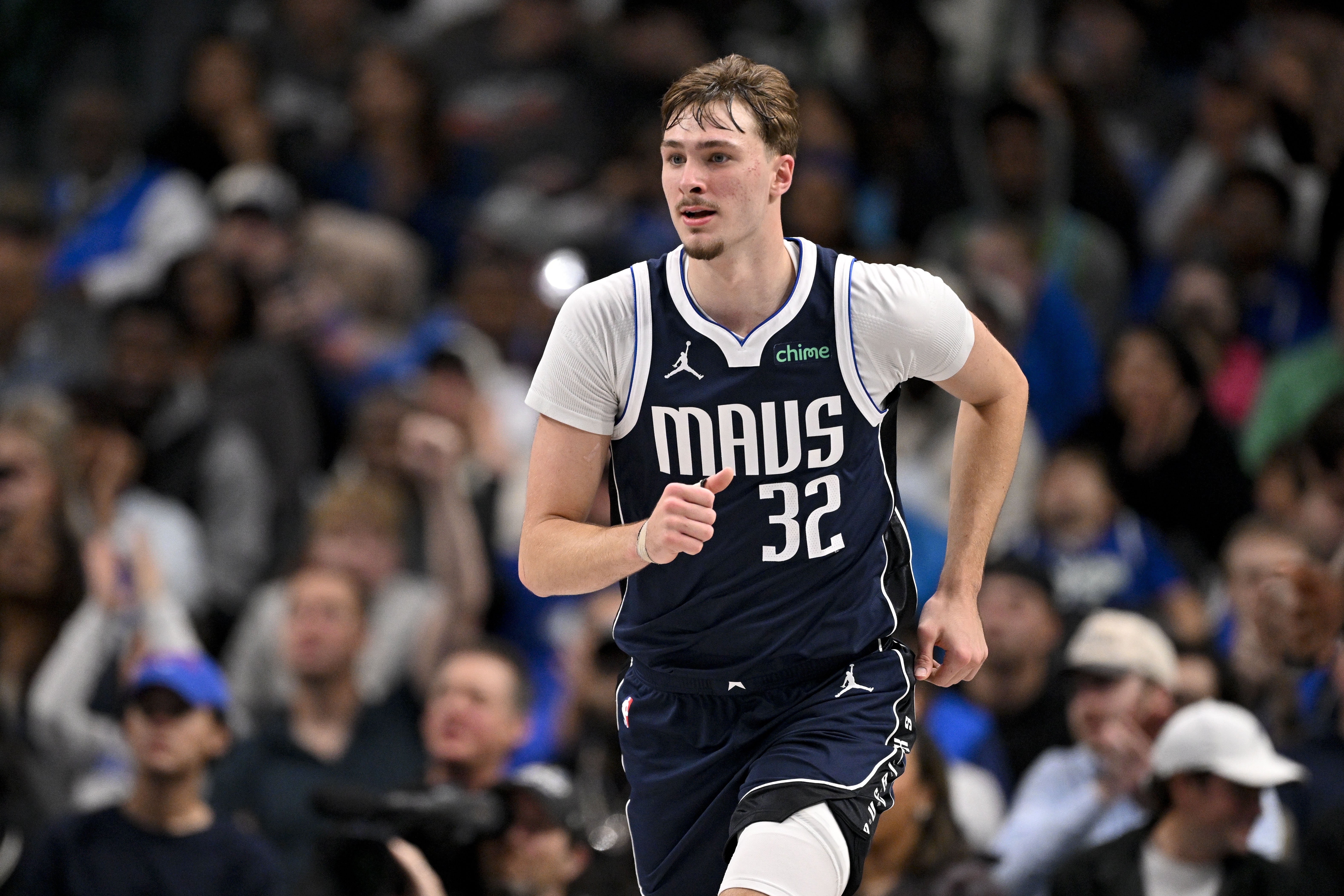 弗拉格近3场比赛场均出战38.7分钟，砍下29.0分7.3篮板6.0助攻1.0抢