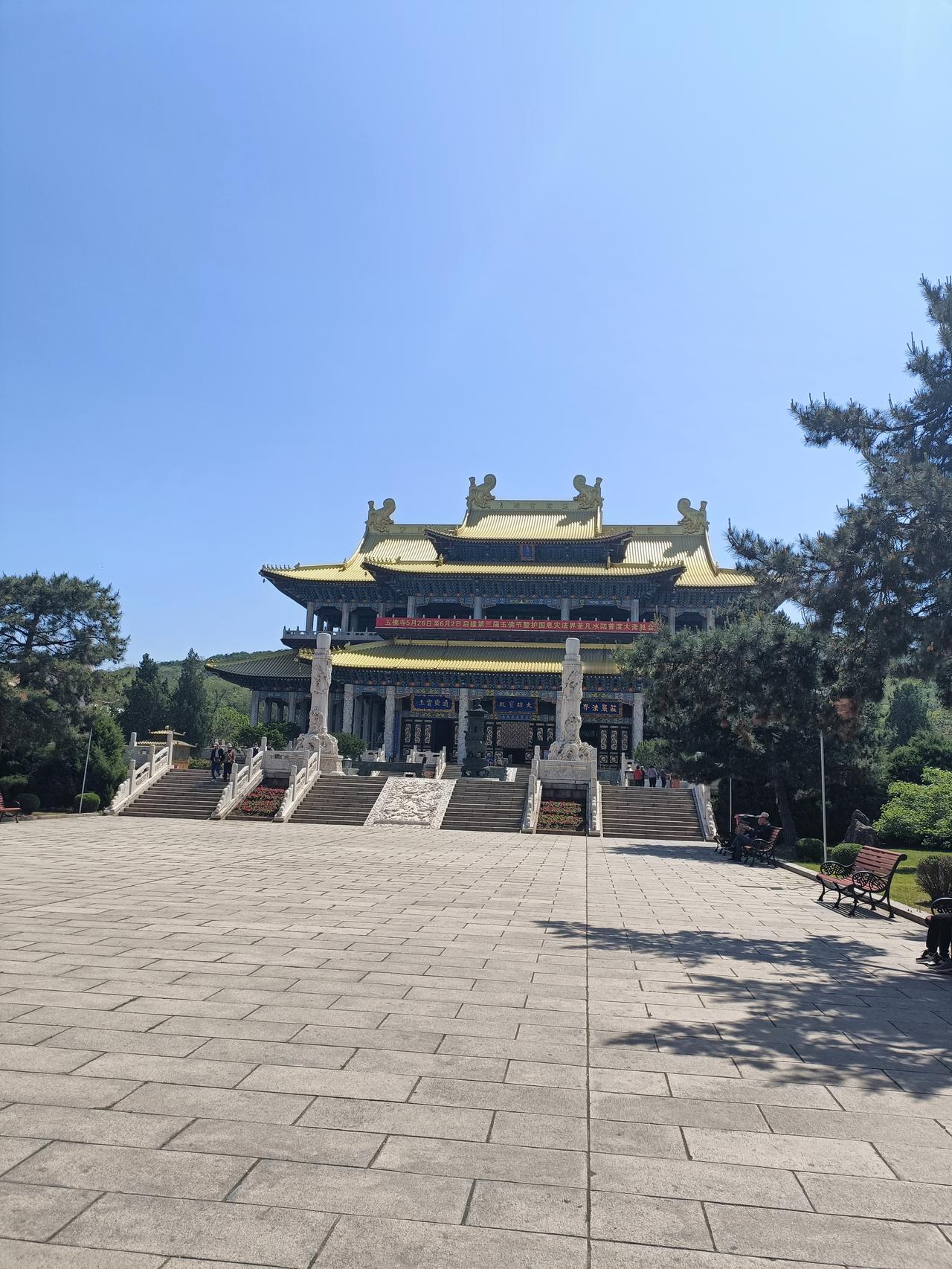 年轻漂泊在外，老了会回到老家吗不会，哪里是家？我们本来就一游客，来到地球也不过是