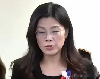 大陆不傻！台湾必须统一！
上台不久的台湾国民党主席耍的什么鬼把戏！刚开始还觉得这