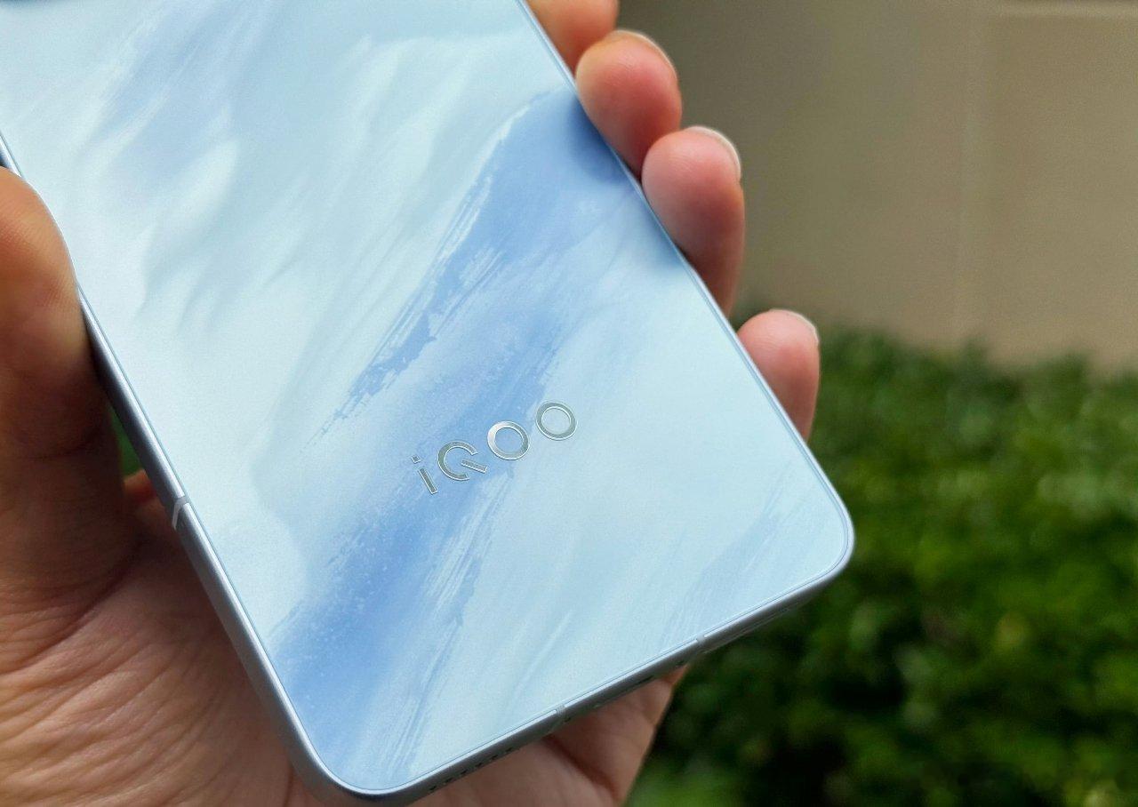 iQOO15T想问一下各位酷客，你们都选了15T的哪个颜色？我的青云配色真的太优