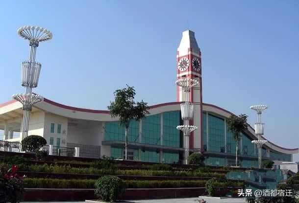 2005年，新长铁路沭阳站开启客运服务，沭阳成为宿迁市首个通普铁的县域，率先实现