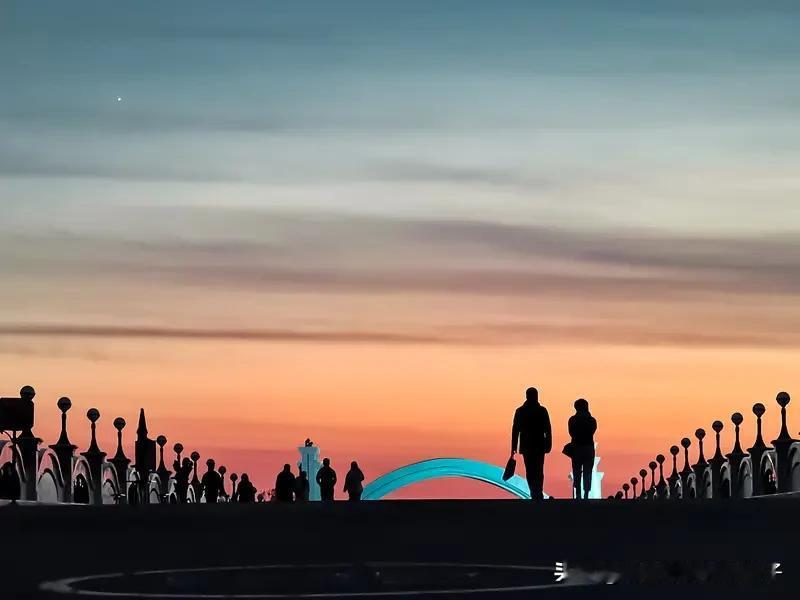 人生路漫漫，究竟什么常相伴？我觉得，火锅必须拥有姓名。想象一下，在寒冷冬日，火锅