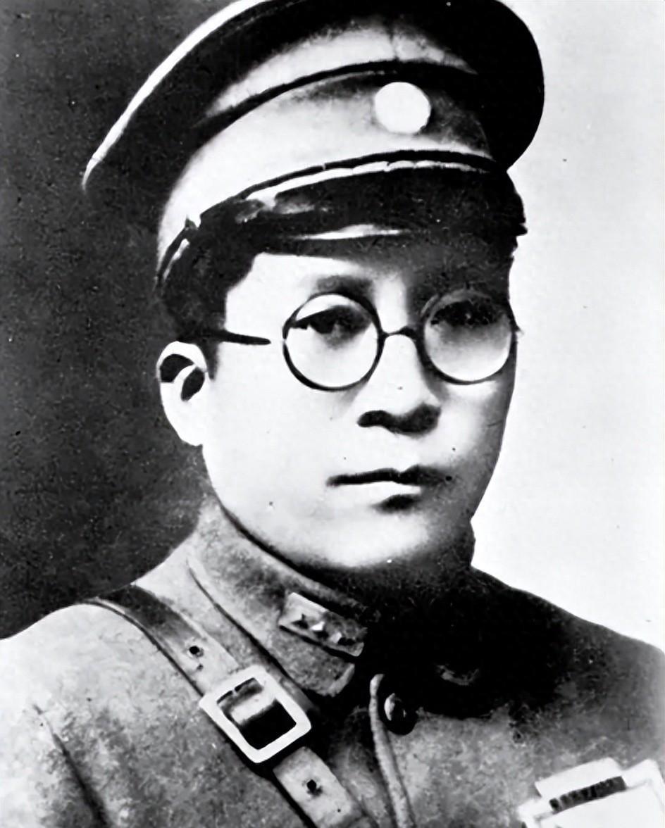 杨虎城归国后犹豫去向，张云逸语重心长劝他前往延安：记住张汉卿的教训，希望你三思而