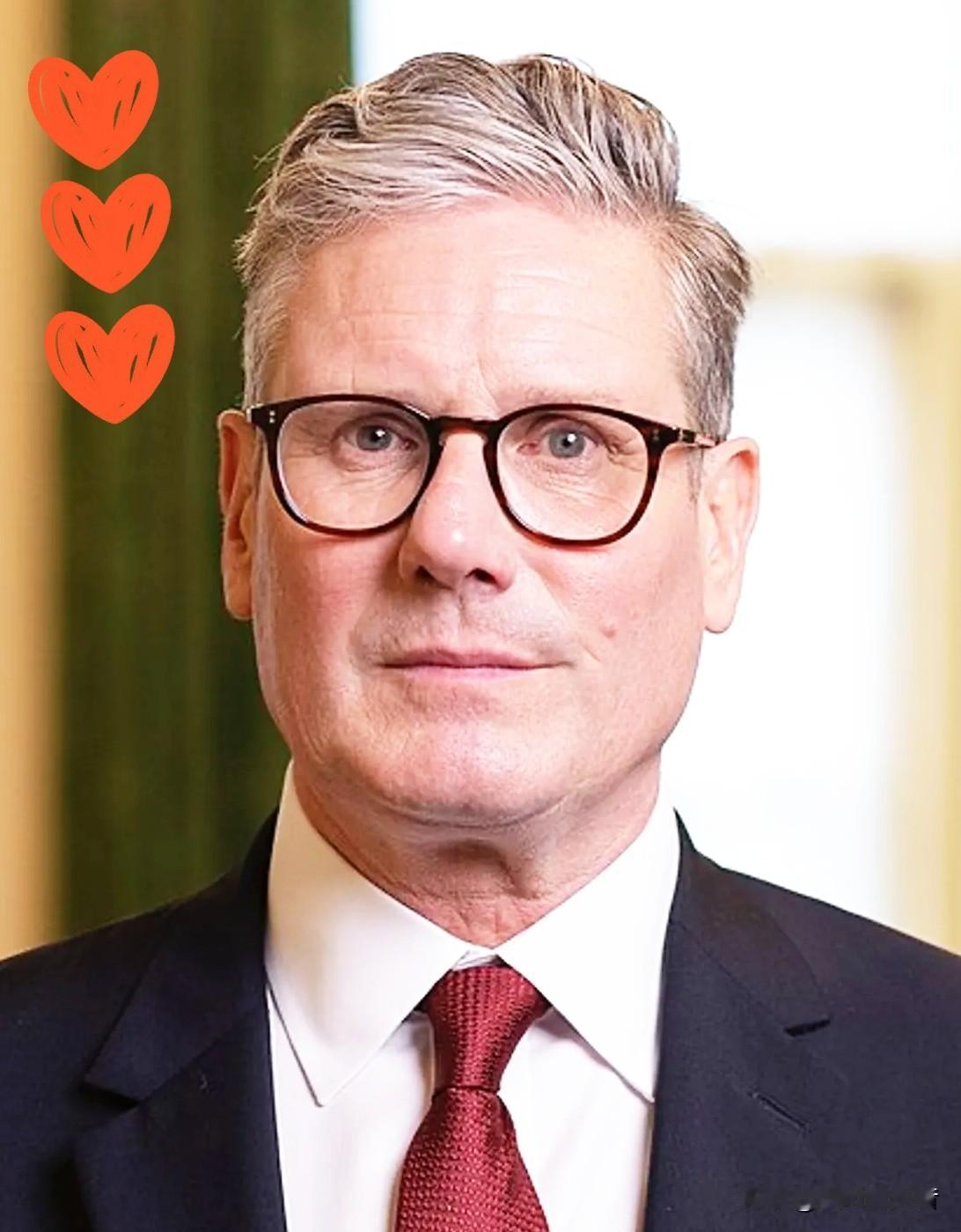 英国首相斯塔默一行人在故宫游玩，斯塔默一行人并没有清场，游客们可以随意参观，十分