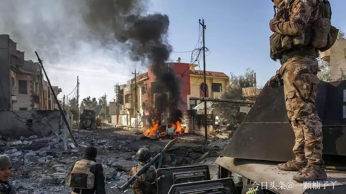 巴基斯坦和阿富汗直接闹崩，局势一夜失控。先是双方在边境激烈交火，互相攻击哨所，伤